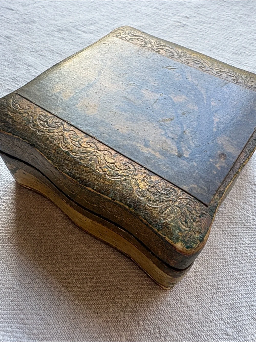 Antique Wood Trinket or Snuff Box